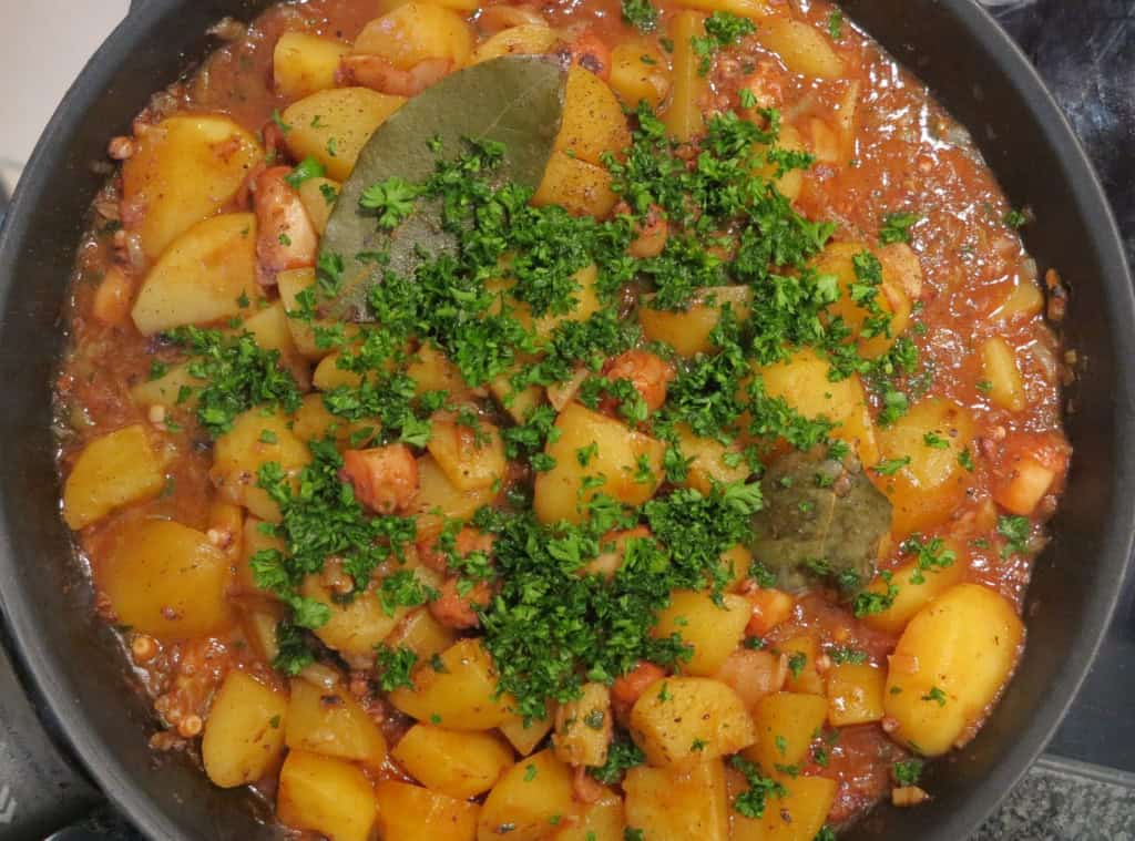 Krakengulasch - dalmatinisches Gericht