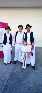 Folkloraši KUD-a Silvije Strahimir Kranjčević iz Züricha nastupaju na Stadtpicknicku u Badenu.