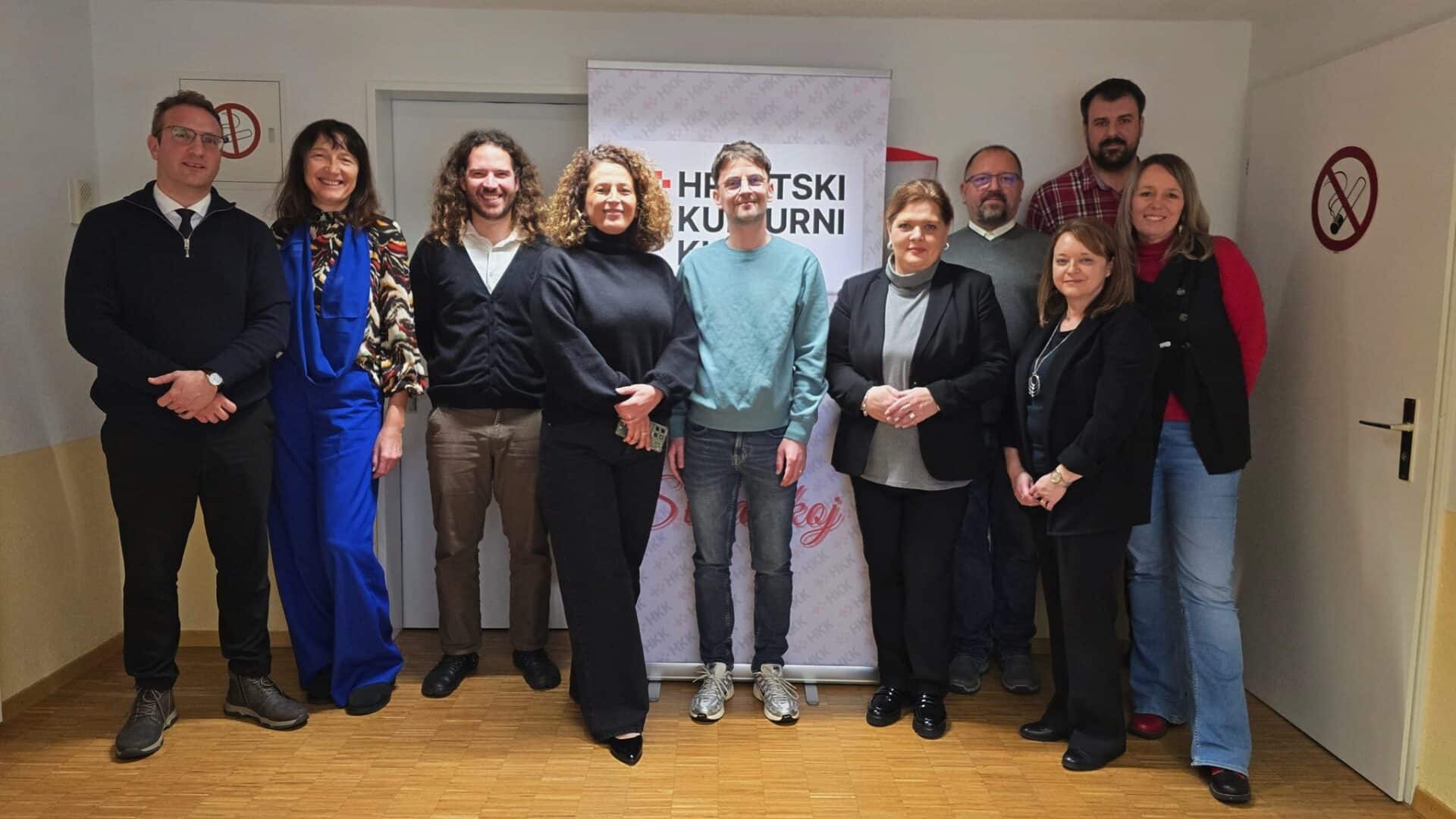 Upravni odbor HKK Švicarska s predstavnicima Veleposlanstva i Konzulata RH na 23. skupštini u Schwerzenbachu.