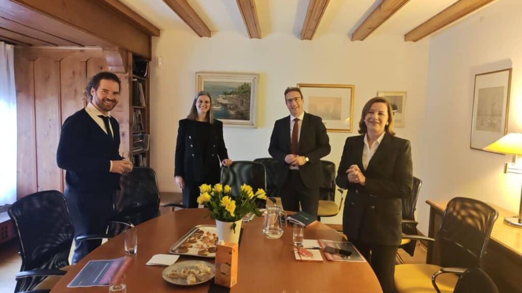 Hrvatski kulturni klub predstavio projekte i planove u Veleposlanstvu RH u Bernu - Slika