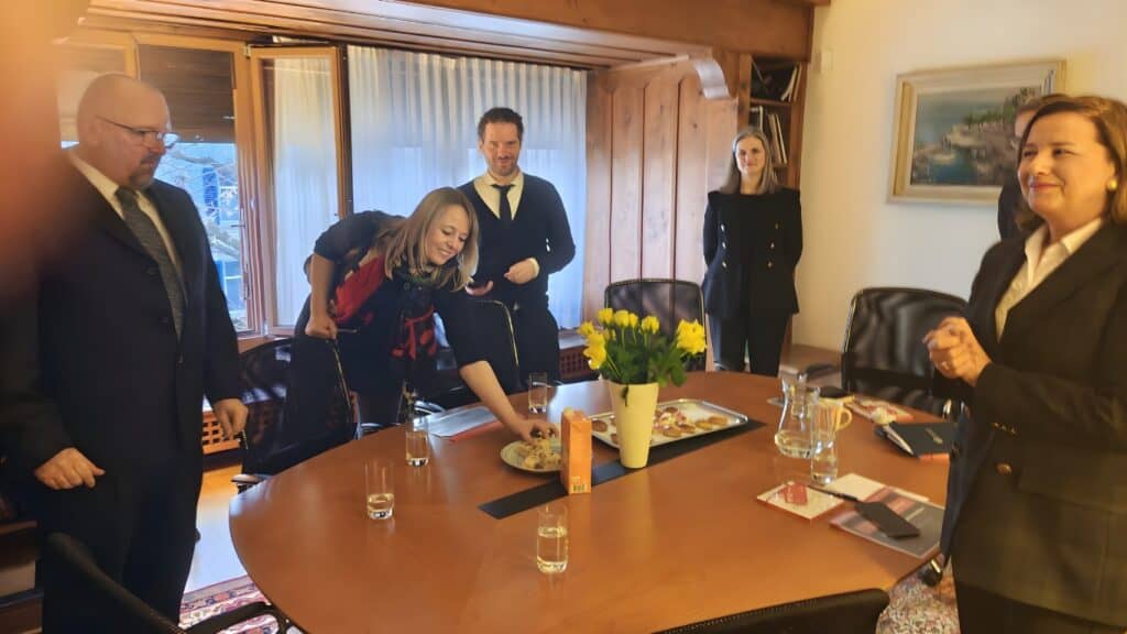 Predstavnici Hrvatskog kulturnog kluba u Švicarskoj predstavili planove Kluba i portala Croatis.ch u Veleposlanstvu u Bernu.