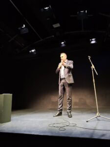 Smijeh na hrvatskom pokorio Baden: Saša Turković objasnio što je "Domovinsko vođenje ljubavi“ - Nastup Sasa Turkovic...