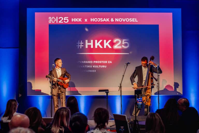 ihomir Hojsak i Filip Novosel nastupaju uz vizuale hrvatskih ljepota i oznaku HKK25 na proslavi 25. obljetnice Hrvatskog kulturnog kluba Baden u Zürichu
